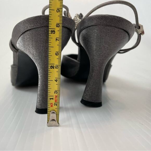 Stuart Weitzman t-strap pointy toe pumps heels silver embellished strap size 6.5 - Picture 10 of 10